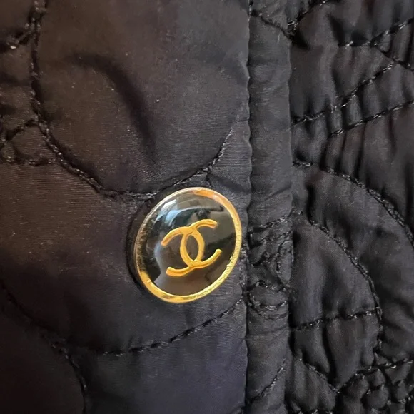 CHANEL Black Quilted Jacket - Picture 3 of 13